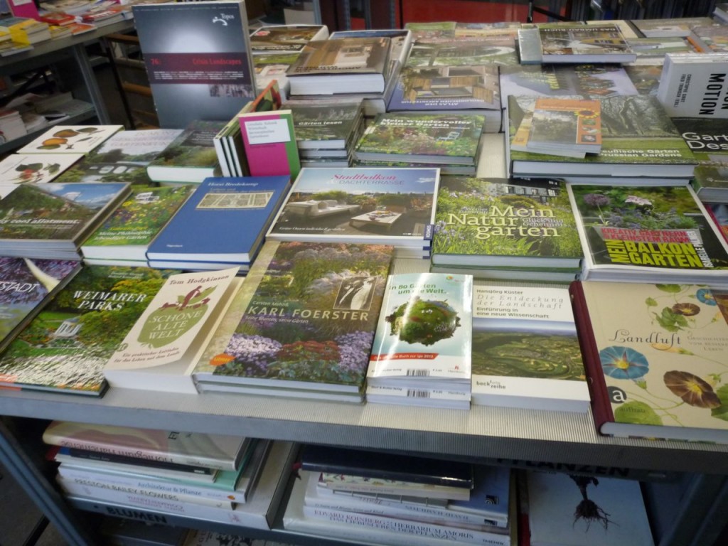 Her kan du blandt andet finde nye bøger om fænomenet Urban Farming.